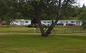 Macneil'S Motel